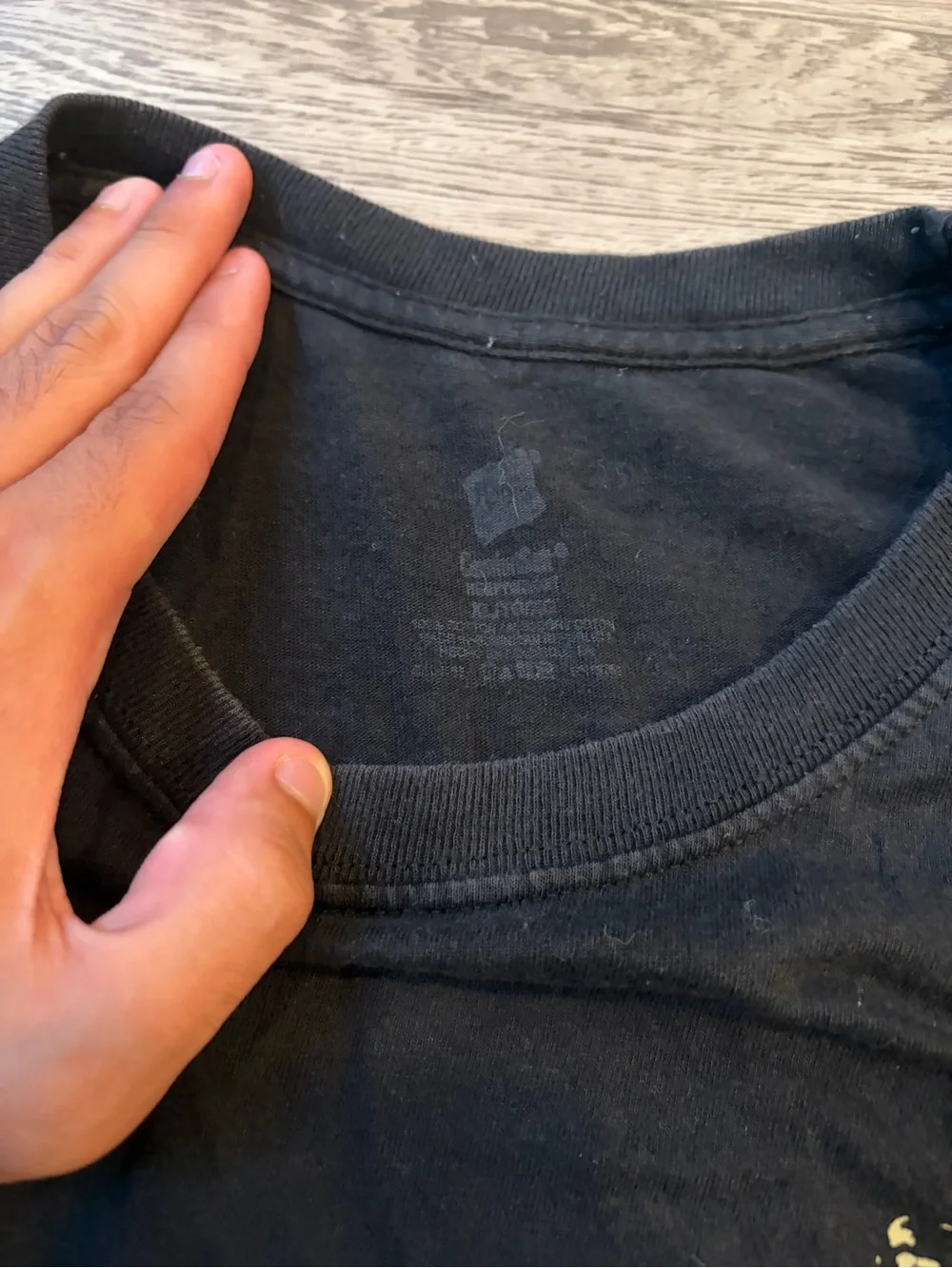 Hanes Black T‑Shirt with Gold 'Come and Take It' Rifle Graphic